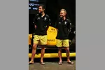 Foto zur News: Jolyon Palmer (Renault) und Kevin Magnussen (Renault)