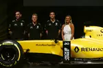 Foto zur News: Cyril Abiteboul, Kevin Magnussen und Jolyon Palmer Elie Jean Coffey