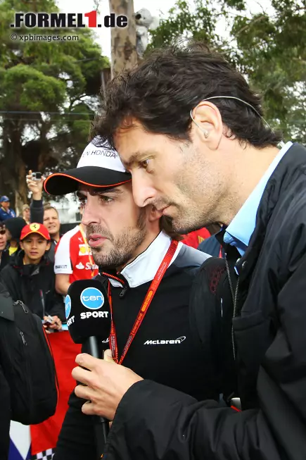 Foto zur News: Mark Webber und Fernando Alonso (McLaren)