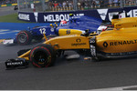 Foto zur News: Kevin Magnussen (Renault) mit Reifenschaden