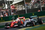 Foto zur News: Lewis Hamilton (Mercedes) und Sebastian Vettel (Ferrari)