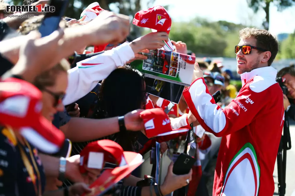 Foto zur News: Sebastian Vettel (Ferrari)