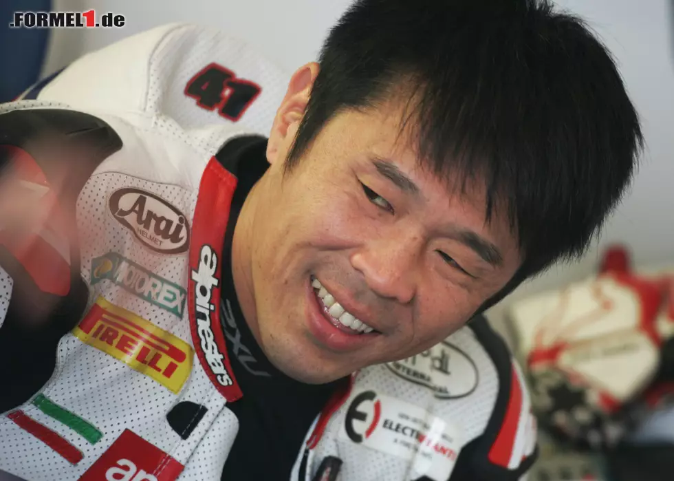 #5 Noriyuki Haga: Der japanische Motorrad-Fahrer verlor die Chance auf den Superbike-WM-Titel 2000 unter anderem wegen eines positiven Dopingtests in Kyalami. Ihm konnte Ephedrin im Blut nachgewiesen werden. Foto zur News: #5 Noriyuki Haga: Der japanische Motorrad-Fahrer verlor die Chance auf den Superbike-WM-Titel 2000 unter anderem wegen eines positiven Dopingtests in Kyalami. Ihm konnte Ephedrin im Blut nachgewiesen werden.