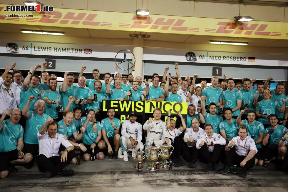 Foto zur News: Nico Rosberg (Mercedes) und Lewis Hamilton (Mercedes)