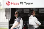 Foto zur News: Gene Haas und Günther Steiner (Haas)