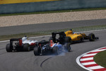 Foto zur News: Jolyon Palmer (Renault), Esteban Gutierrez (Haas) und Rio Haryanto (Manor)