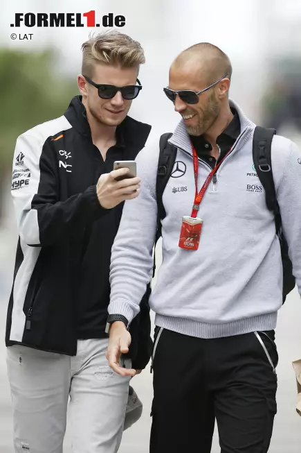 Foto zur News: Nico Hülkenberg (Force India) mit dem Physio von Nico Rosberg, Daniel Schlösser