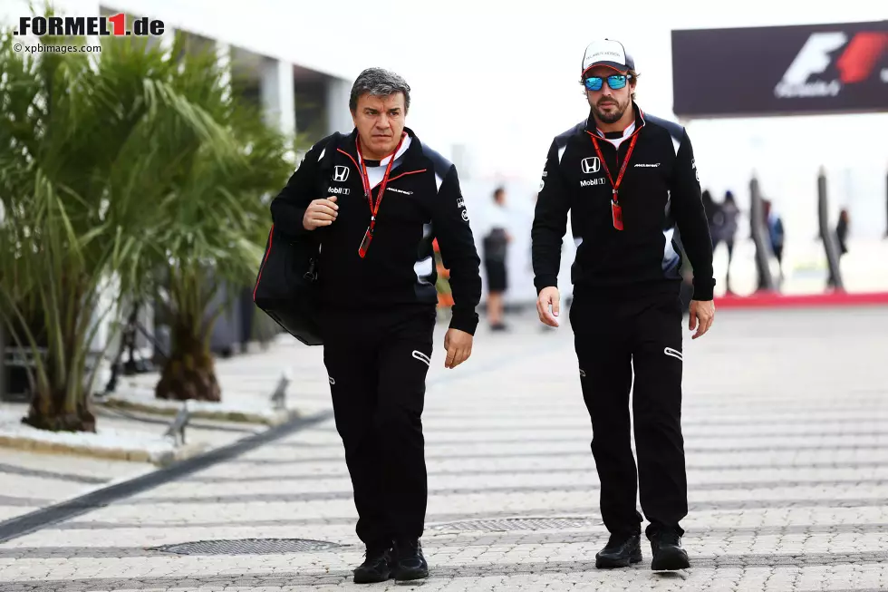 Foto zur News: Fernando Alonso (McLaren)