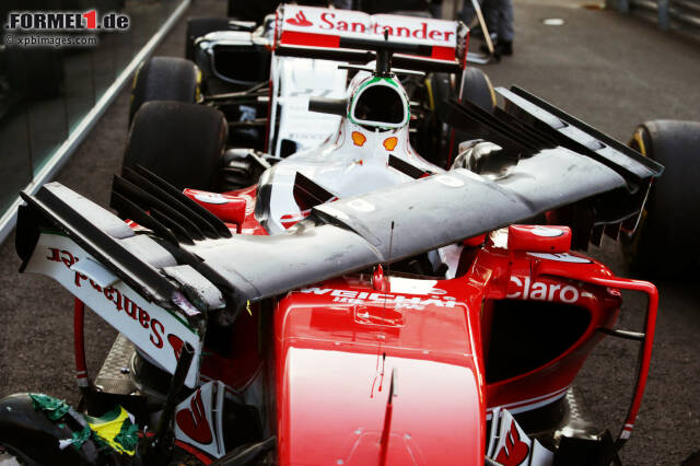 Foto zur News: Sebastian Vettels Unfallschrott: Immerhin halten sich die Folgen in Grenzen
