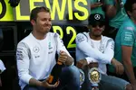 Foto zur News: Nico Rosberg (Mercedes) und Lewis Hamilton (Mercedes)