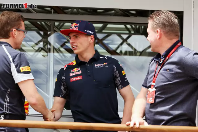 Foto zur News: Immer an der Seite von Sohn Max: Jos Verstappen (rechts im Bild) - Hier geht´s zu allen Verstappen-Erfolgsbildern