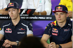 Foto zur News: Daniil Kwjat (Toro Rosso) und Max Verstappen (Red Bull)