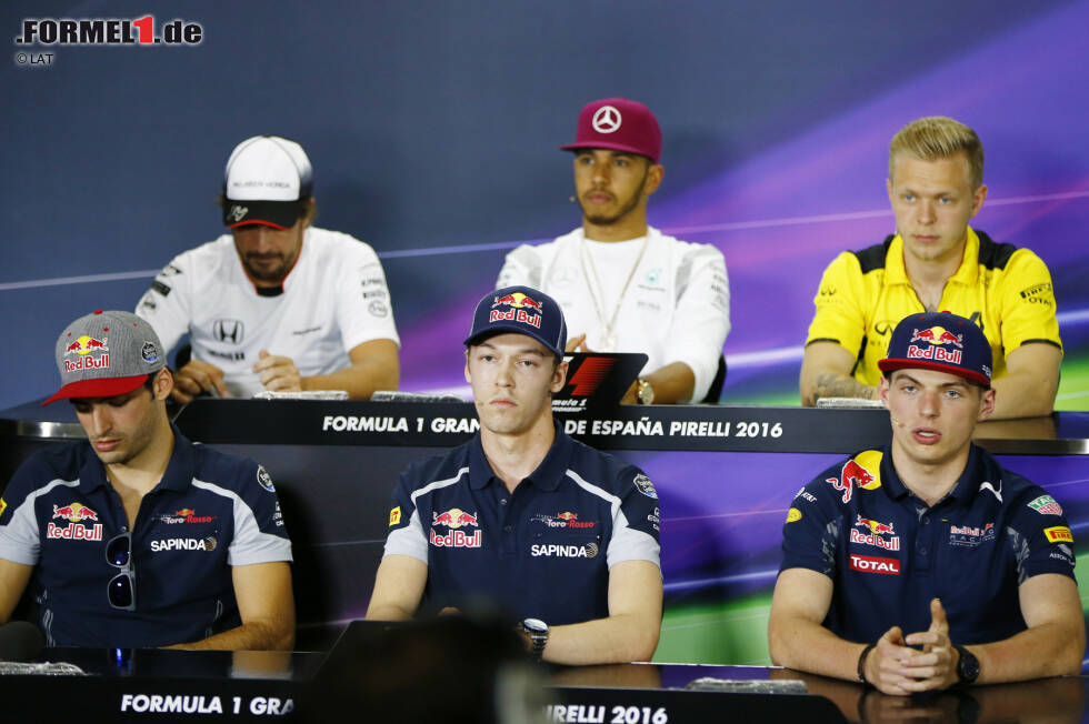 Foto zur News: Carlos Sainz (Toro Rosso), Daniil Kwjat (Toro Rosso), Max Verstappen (Red Bull), Fernando Alonso (McLaren), Lewis Hamilton (Mercedes) und Kevin Magnussen (Renault)