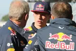 Foto zur News: Max Verstappen (Red Bull) und Helmut Marko