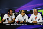 Foto zur News: Matteo Bonciani, Gabrice Lom und Charlie Whiting (FIA)