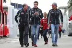 Foto zur News: Daniil Kwjat (Toro Rosso) und Carlos Sainz (Toro Rosso)