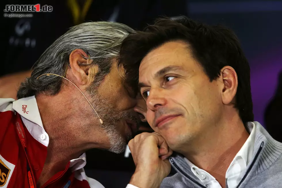 Foto zur News: Maurizio Arrivabene und Toto Wolff