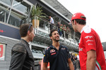 Foto zur News: Jorge Lorenzo, Daniel Ricciardo (Red Bull) und Jean-Eric Vergne