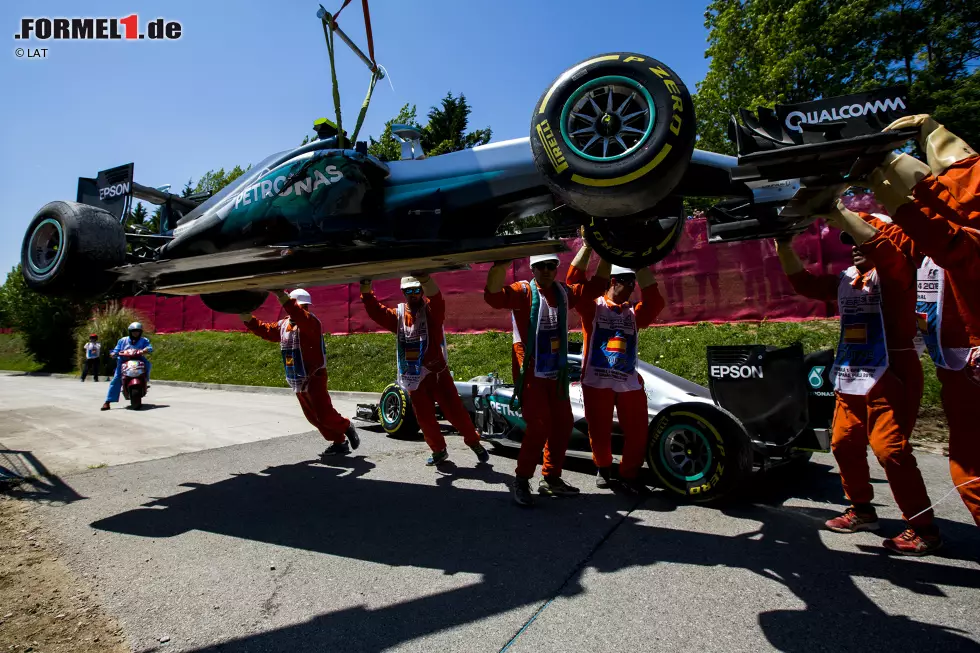 Foto zur News: Nico Rosberg (Mercedes) und Lewis Hamilton (Mercedes)