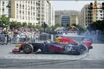 Foto zur News: Carlos Sainz beim Showrun in Beirut