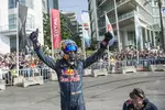 Foto zur News: Carlos Sainz beim Showrun in Beirut