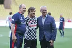 Foto zur News: Fürst Albert, Fernando Alonso (McLaren) und Claudio Ranieri (Trainer von Leicester City)