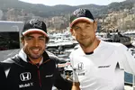 Foto zur News: Fernando Alonso (McLaren) und Jenson Button (McLaren)