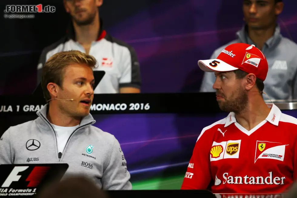 Foto zur News: Nico Rosberg (Mercedes) und Sebastian Vettel (Ferrari)