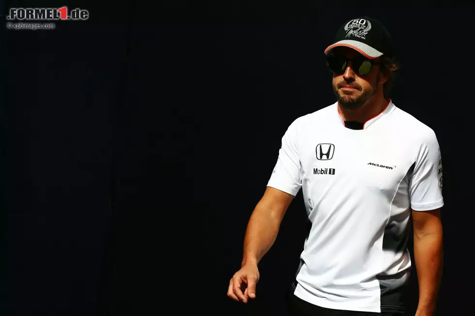 Foto zur News: Fernando Alonso (McLaren)