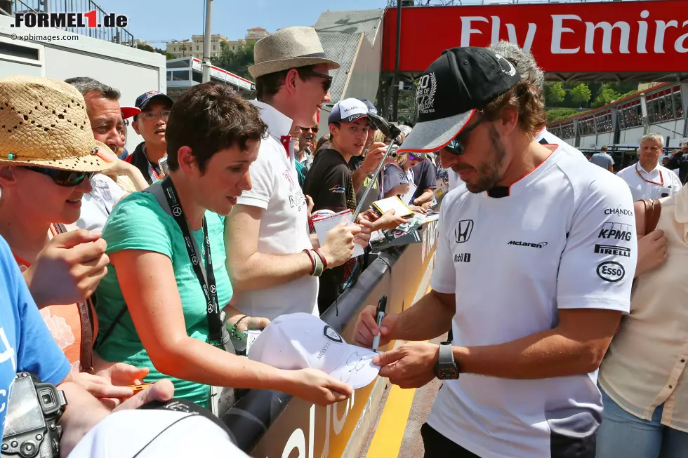 Foto zur News: Fernando Alonso (McLaren)