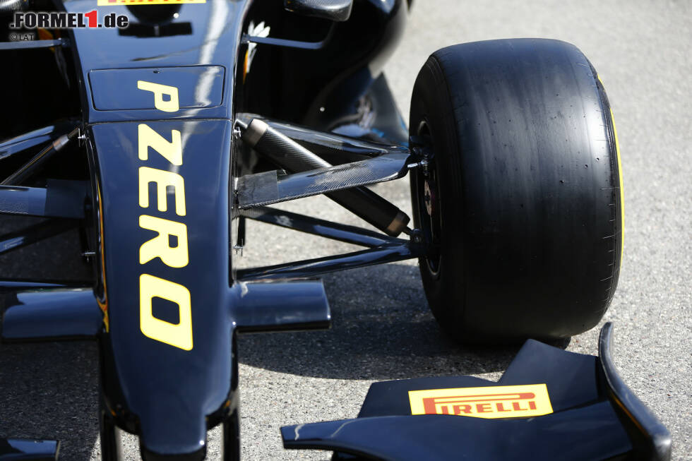 Foto zur News: Pirelli zeigt Reifen in den 2017er-Dimensionen