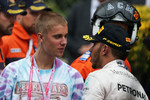 Foto zur News: Lewis Hamilton (Mercedes) mit Justin Bieber