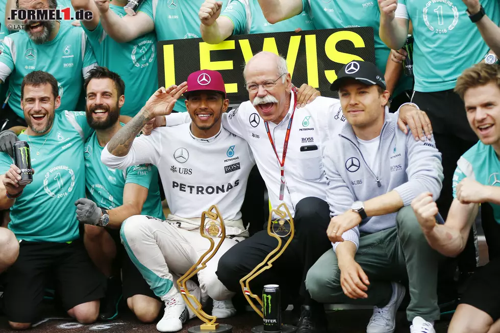 Foto zur News: Lewis Hamilton (Mercedes) und Nico Rosberg (Mercedes)