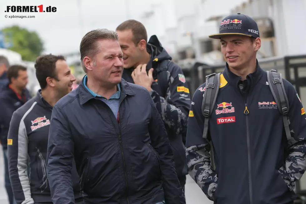 Foto zur News: Jos Verstappen und Max Verstappen (Red Bull)