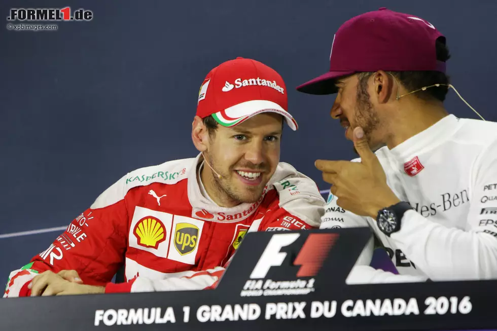 Foto zur News: Sebastian Vettel (Ferrari) und Lewis Hamilton (Mercedes)