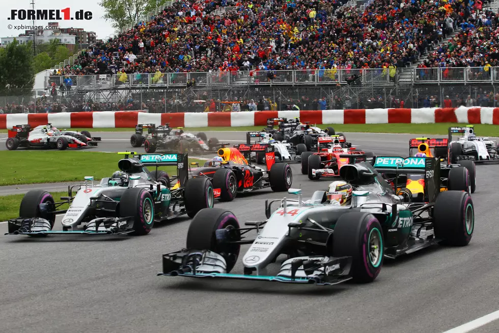 Foto zur News: Lewis Hamilton (Mercedes) und Nico Rosberg (Mercedes)