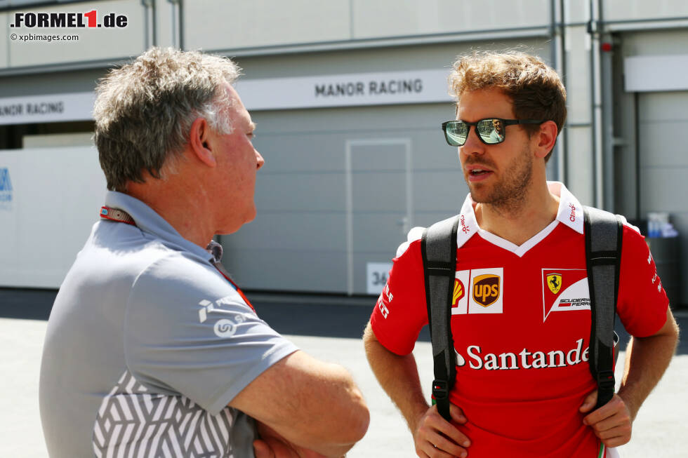 Foto zur News: Sebastian Vettel (Ferrari) mit Dave Ryan (Manor)