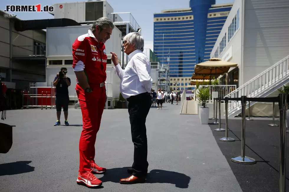 Foto zur News: Bernie Ecclestone und Maurizio Arrivabene