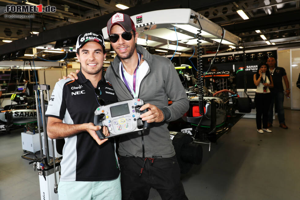 Foto zur News: Sergio Perez (Force India) mit Enqrique Iglesias