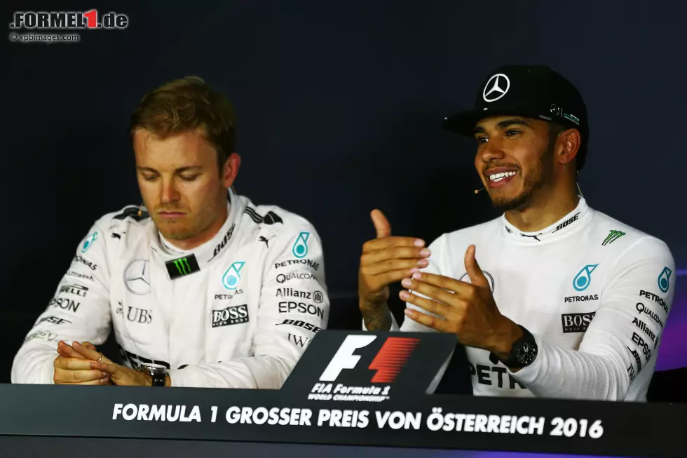 Foto zur News: Nico Rosberg (Mercedes) und Lewis Hamilton (Mercedes)