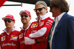 Gallerie: Kimi Räikkönen (Ferrari), Sebastian Vettel (Ferrari) und Maurizio Arrivabene