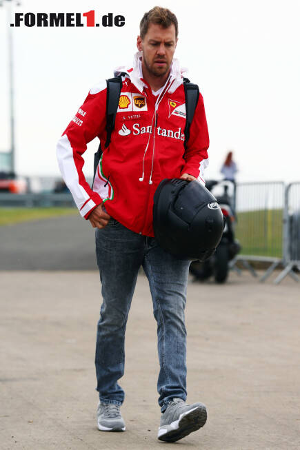 Foto zur News: Sebastian Vettel ärgert sich über die Einschränkung des Boxenfunks. Doch nicht alle im Fahrerlager sehen das Thema so kritisch. Andere Stimmen in der Fotostrecke.