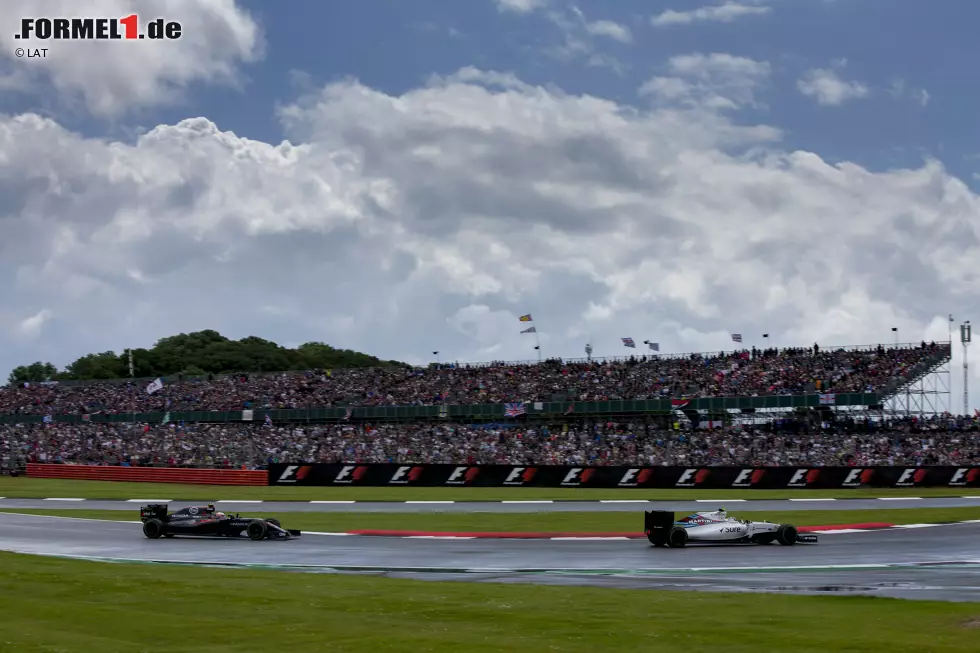 Foto zur News: Valtteri Bottas (Williams) und Jenson Button (McLaren)