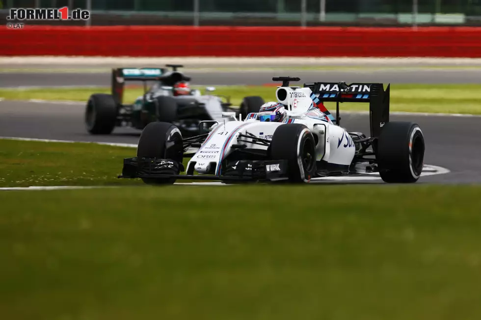 Foto zur News: Alex Lynn (Williams) und Esteban Ocon (Mercedes)