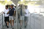 Foto zur News: Carlos Sainz (Toro Rosso) und Fernando Alonso (McLaren)