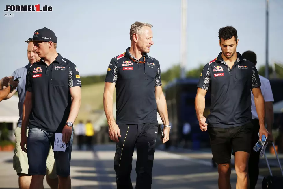 Foto zur News: Max Verstappen (Red Bull) und Daniel Ricciardo (Red Bull)