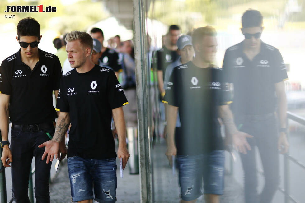 Foto zur News: Kevin Magnussen (Renault) und Esteban Ocon
