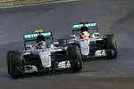 Foto zur News: Nico Rosberg (Mercedes) und Lewis Hamilton (Mercedes)