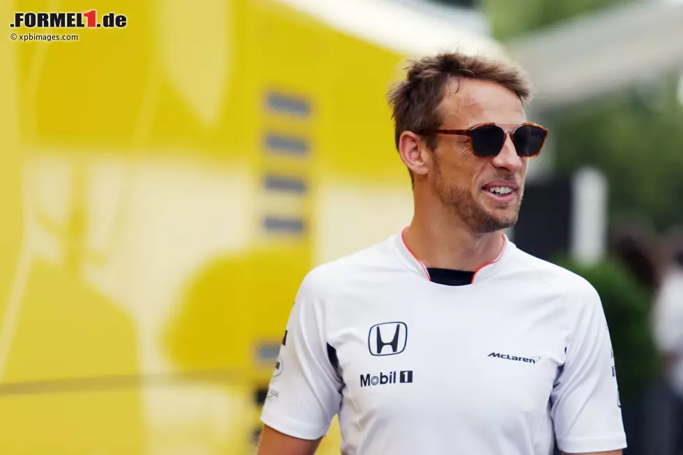 Foto zur News: Jenson Button (McLaren)