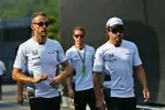 Foto zur News: Jenson Button (McLaren) und Fernando Alonso (McLaren)